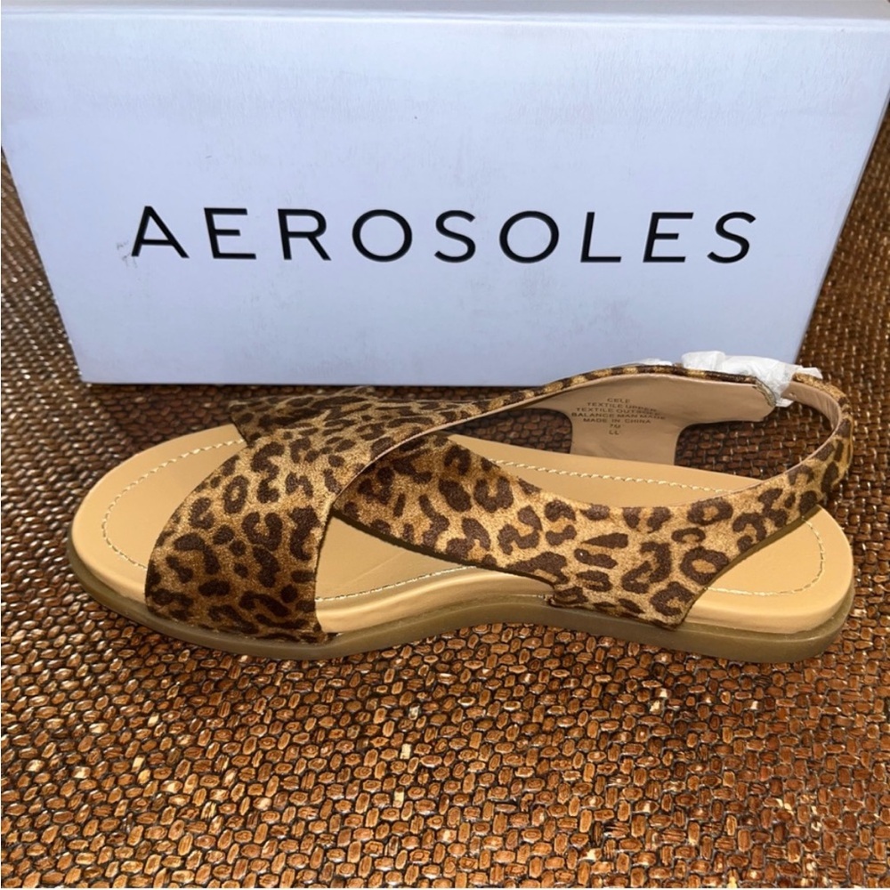 AEROSOLES Natural Leopard Print Cele Flat Sandals Women’s Size 6